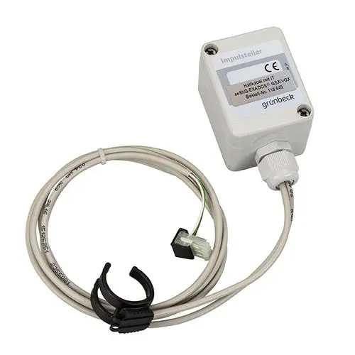 Helles Gehäuse mit Kabel und Clip, das für die Messung oder Übertragung von Impulsen verwendet wird. Produkt von Grünbeck.